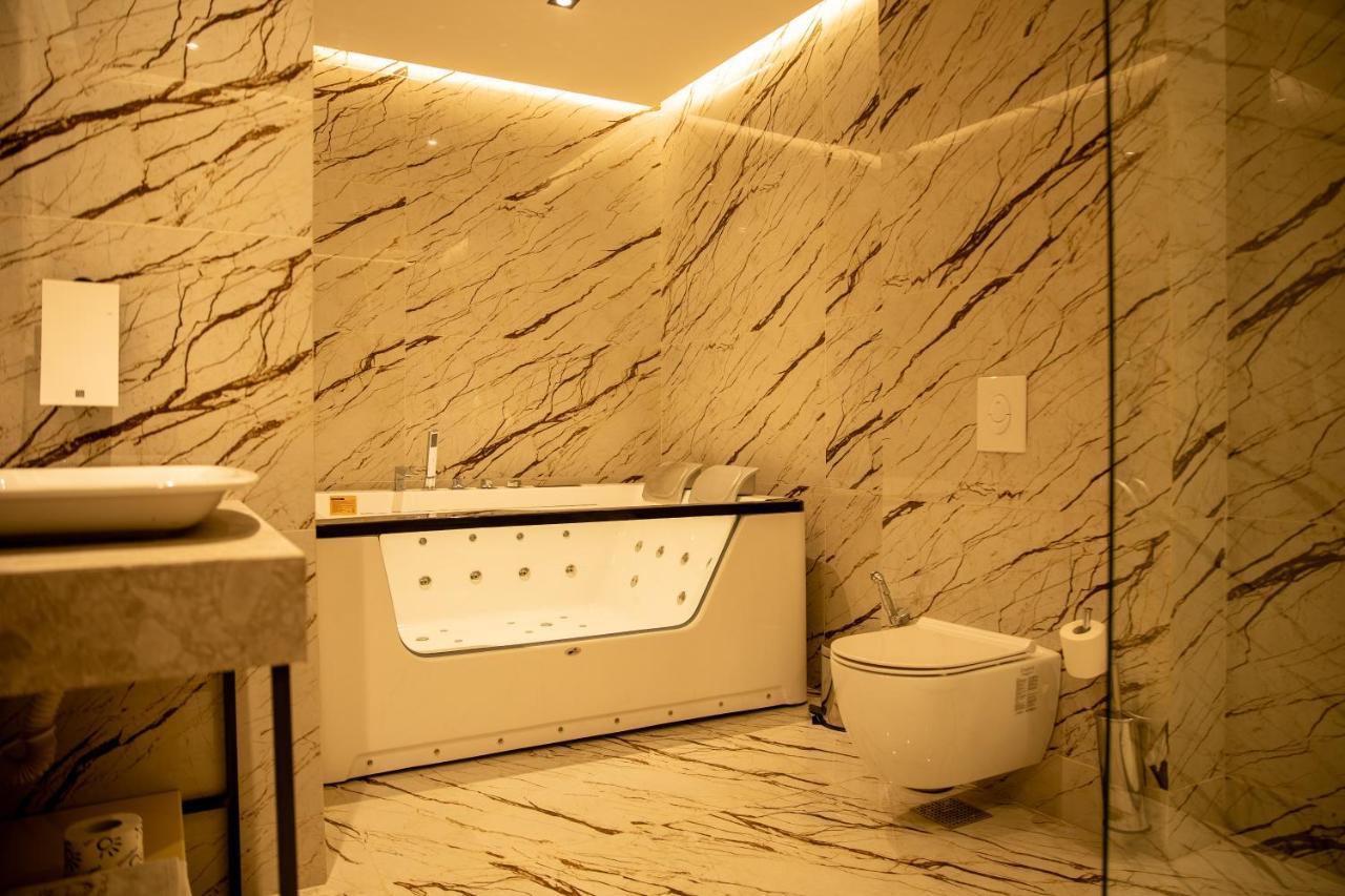 Palace Hotel & Spa Titova Mitrovica 외부 사진